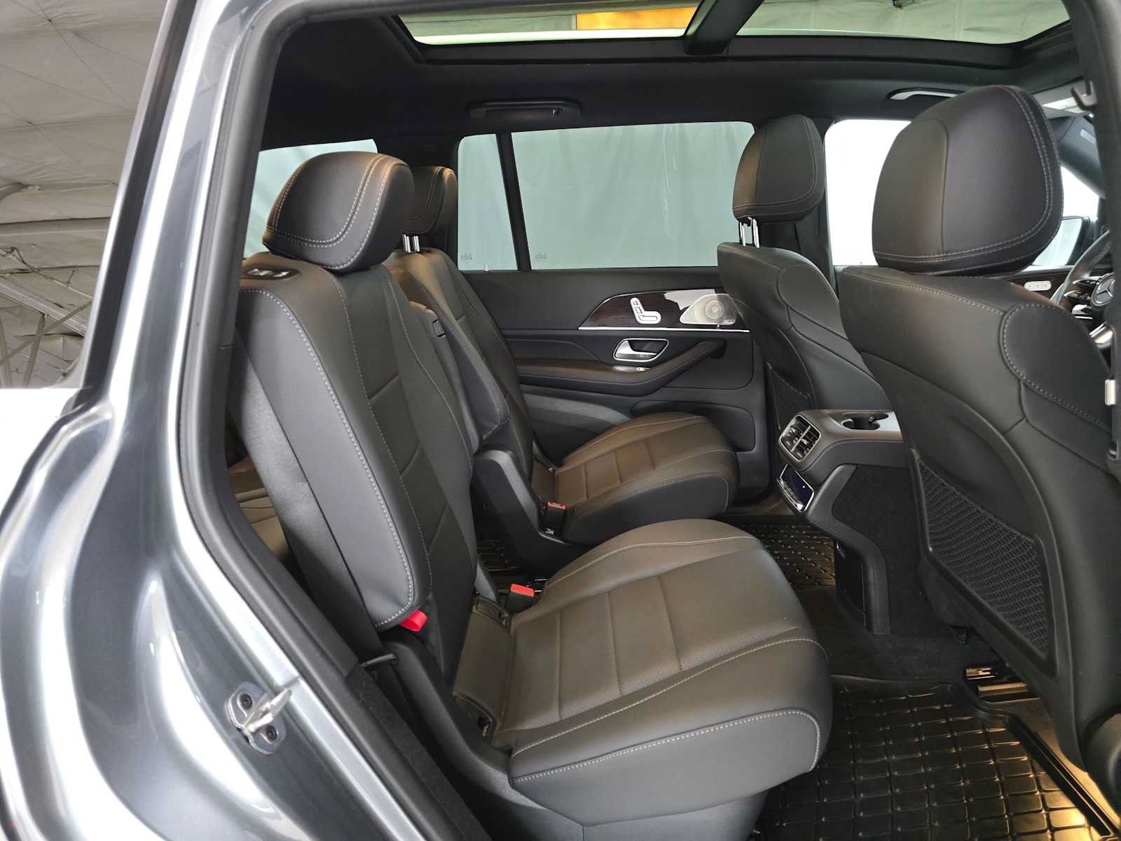 Used 2026 Mercedes-Benz GLS 450 4MATIC image 12