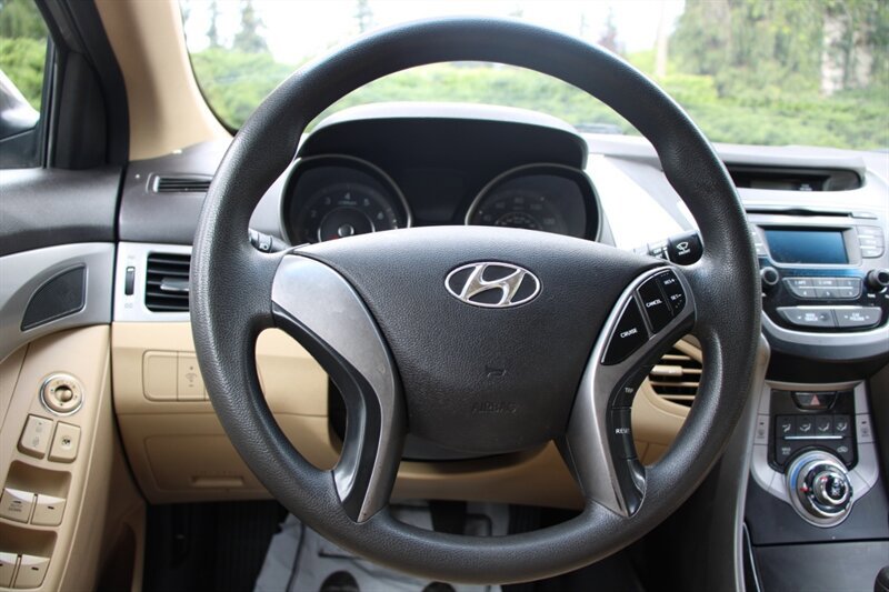 Used 2013 Hyundai Elantra GLS FWD image 17