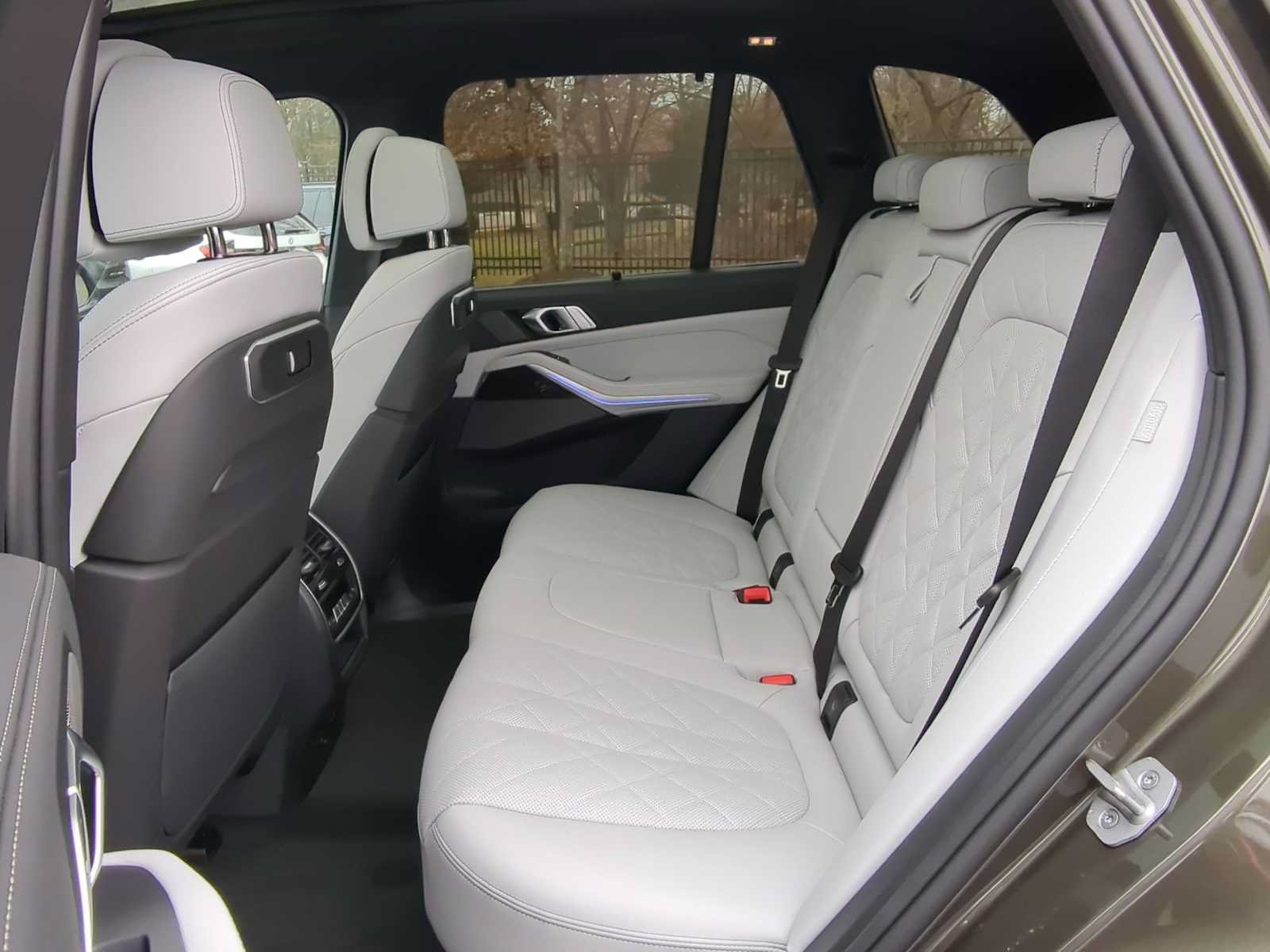 Used 2026 BMW X5 xDrive40i w/ Executive Package AWD/4WD image 21