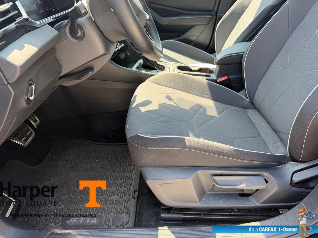 Used 2025 Volkswagen Jetta Sport FWD image 13