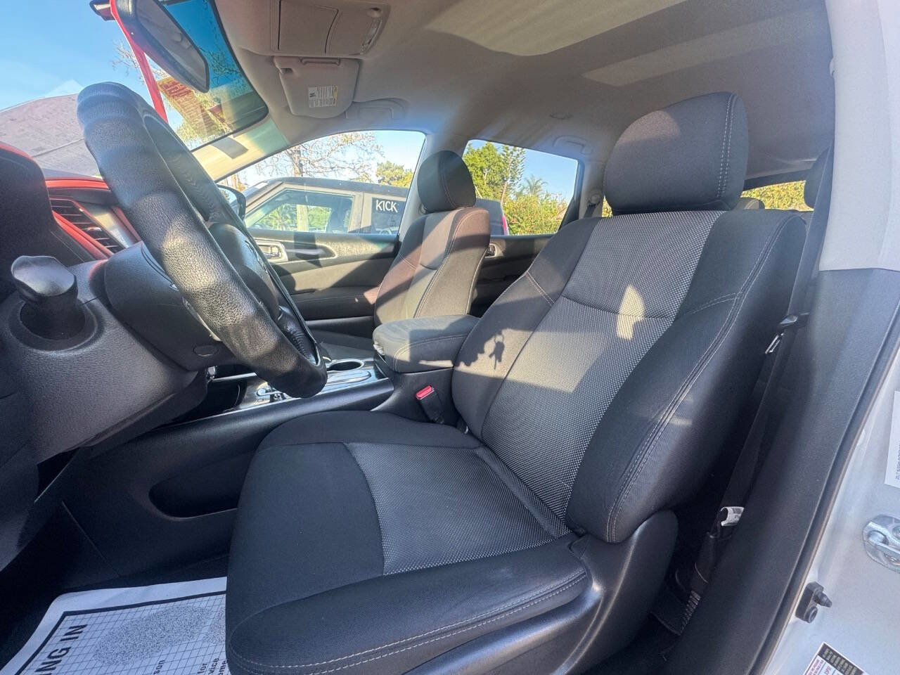 Used 2017 Nissan Pathfinder SV w/ Cargo Package image 18