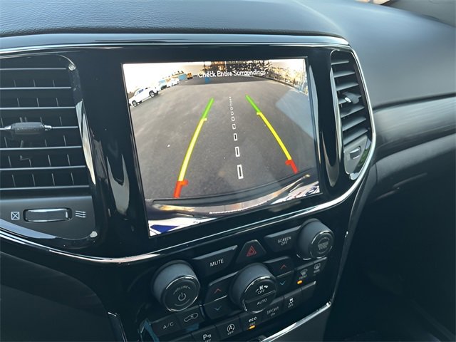 Used 2020 Jeep Grand Cherokee Altitude image 17