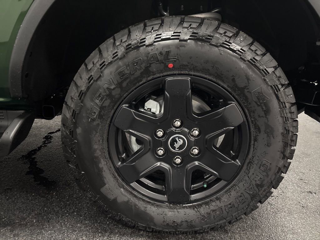 New 2025 Ford Bronco Outer Banks w/ Black Appearance Package image 18