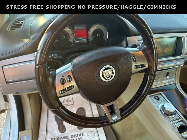 Used 2011 Jaguar XF Premium image 14