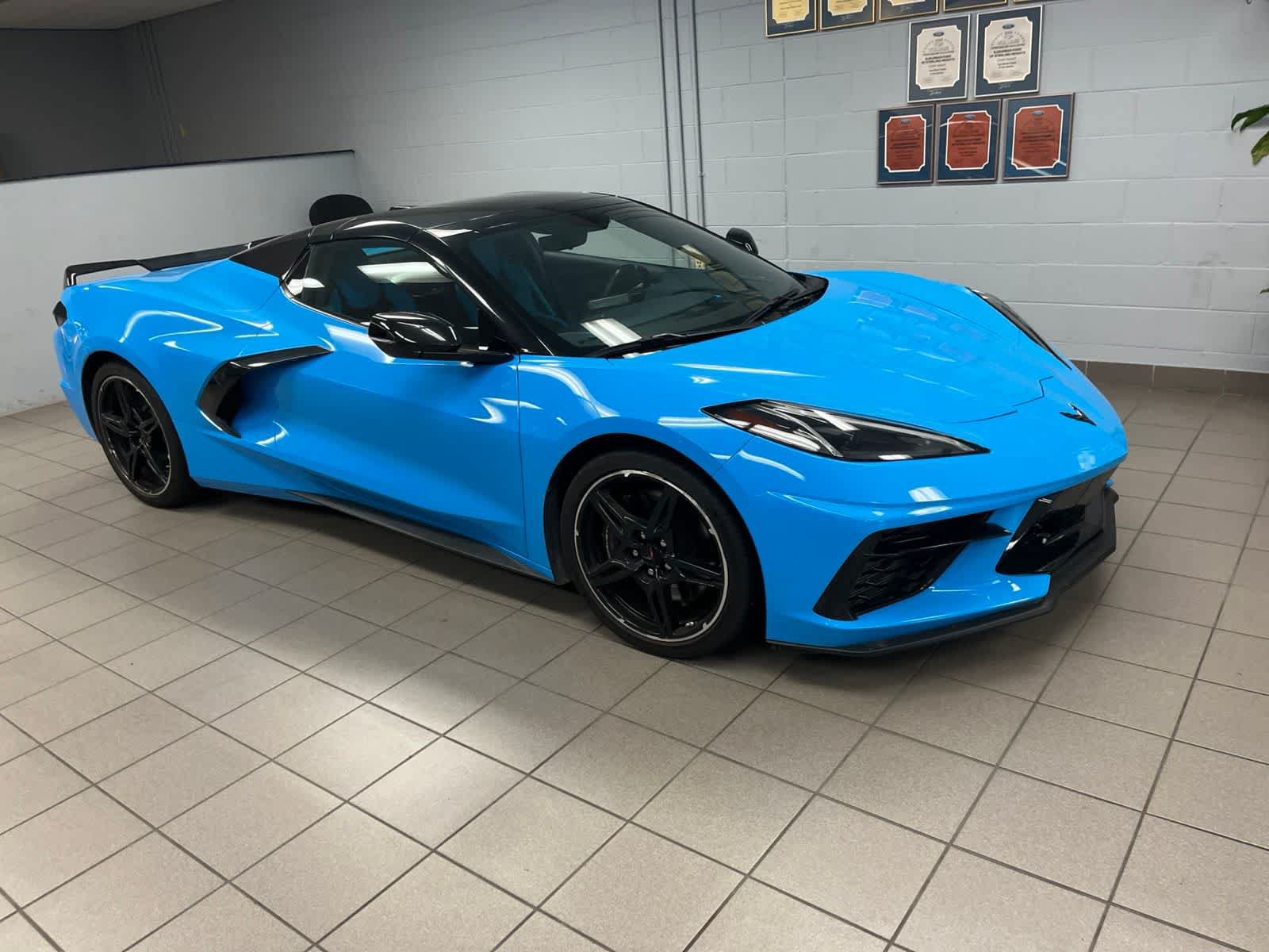 Used 2021 Chevrolet Corvette Stingray Premium Conv w/ Z51 Performance Package RWD image 20