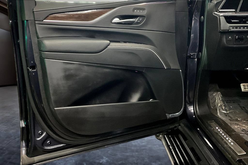 Used 2023 Cadillac Escalade ESV Premium Luxury Platinum w/ LPO, Floor Liner Package AWD/4WD image 20