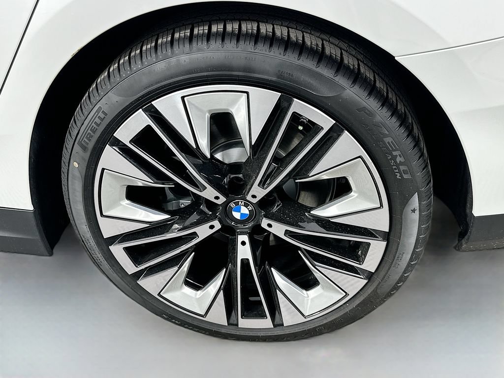 Used 2026 BMW 530i xDrive w/ Premium Package AWD/4WD image 23