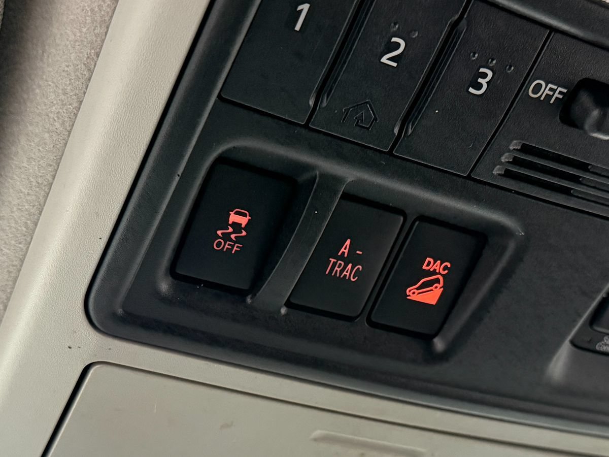 Used 2013 Toyota 4Runner Limited AWD/4WD image 26