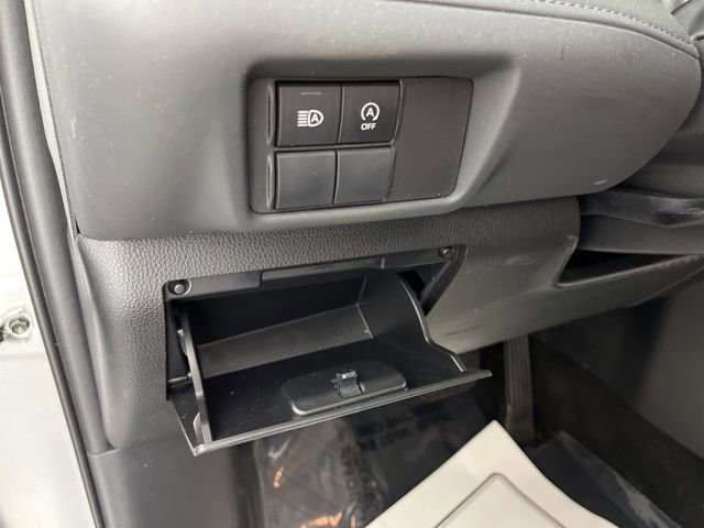 Used 2023 Toyota Highlander L image 32