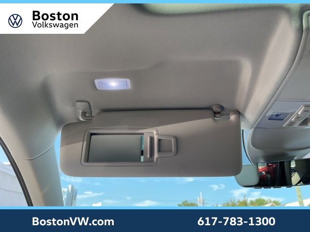 Used 2025 Volkswagen Taos SEL image 19