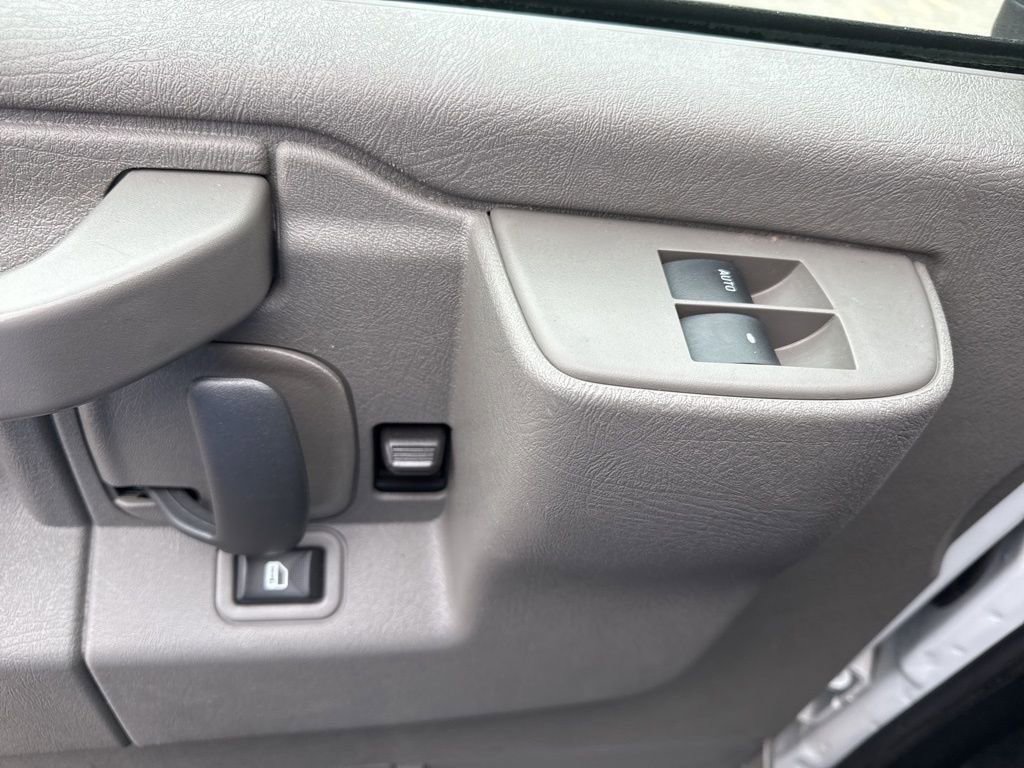 Used 2024 Chevrolet Express 3500 w/ Power Convenience Package RWD image 20