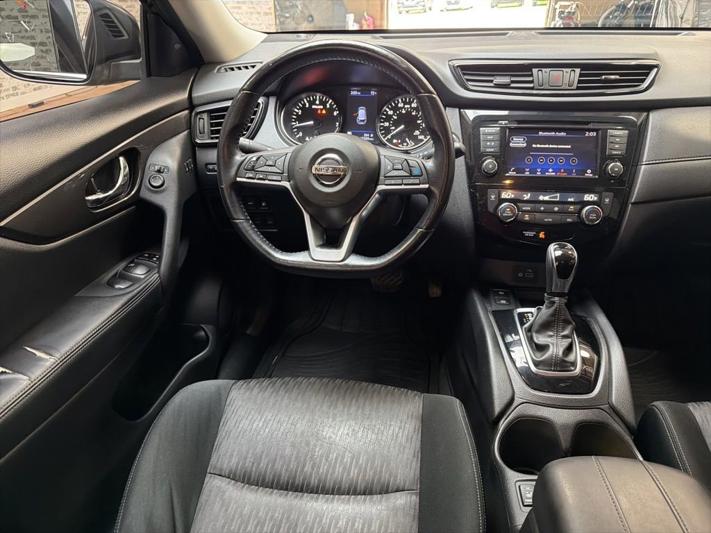 Used 2020 Nissan Rogue SV w/ Premium Package FWD image 15