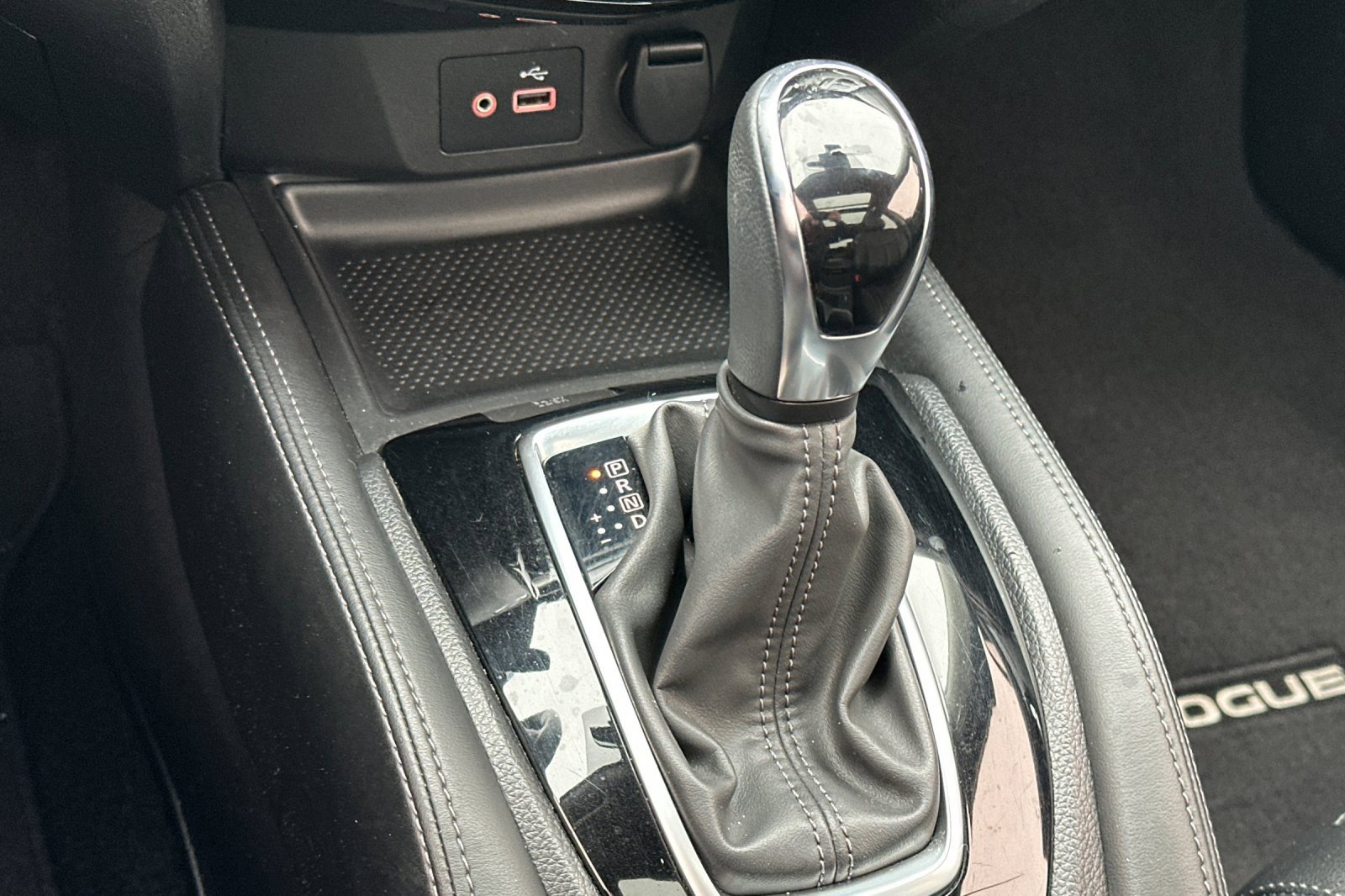 Used 2018 Nissan Rogue SL w/ Premium Package image 25