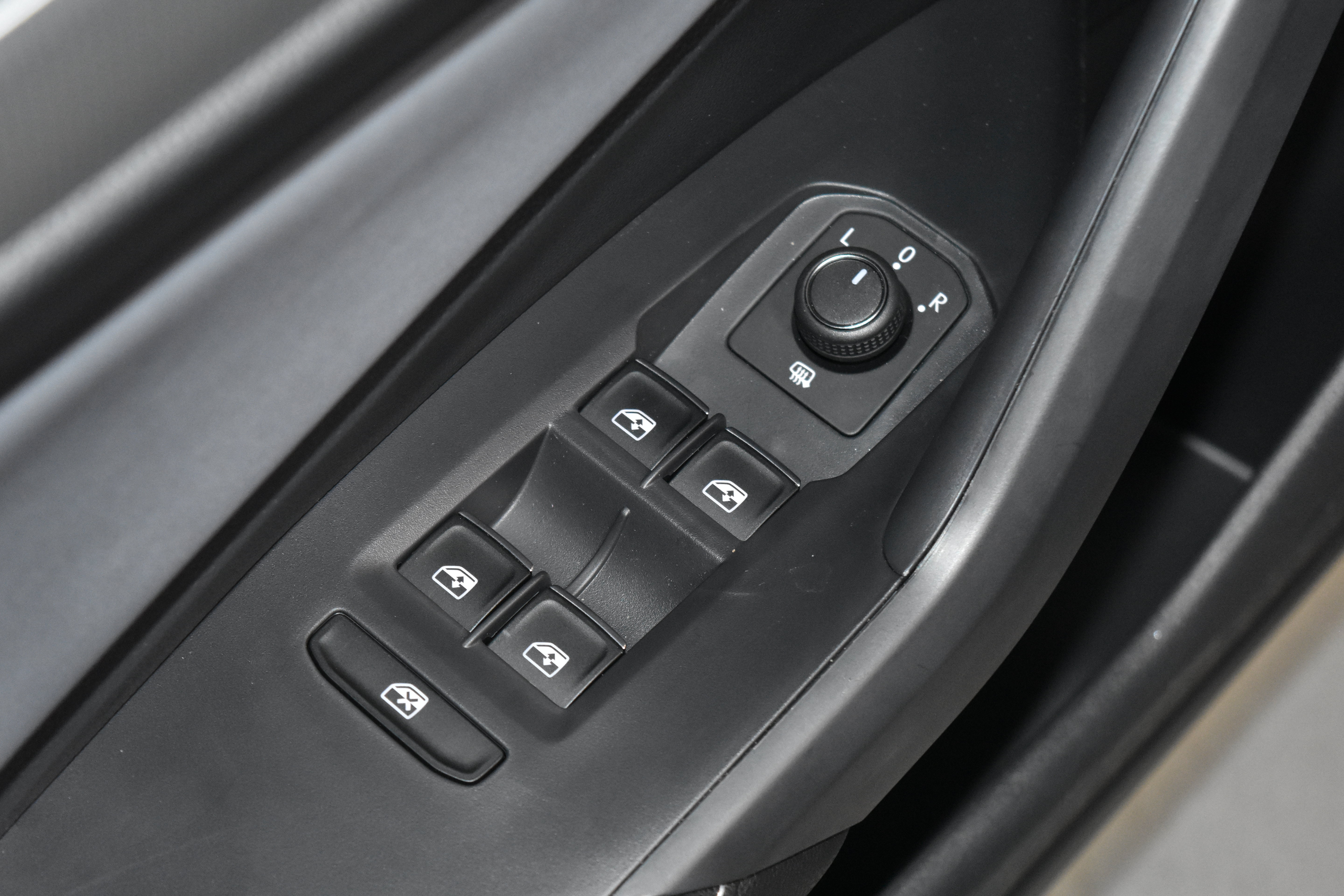 New 2026 Volkswagen Jetta SE FWD image 4