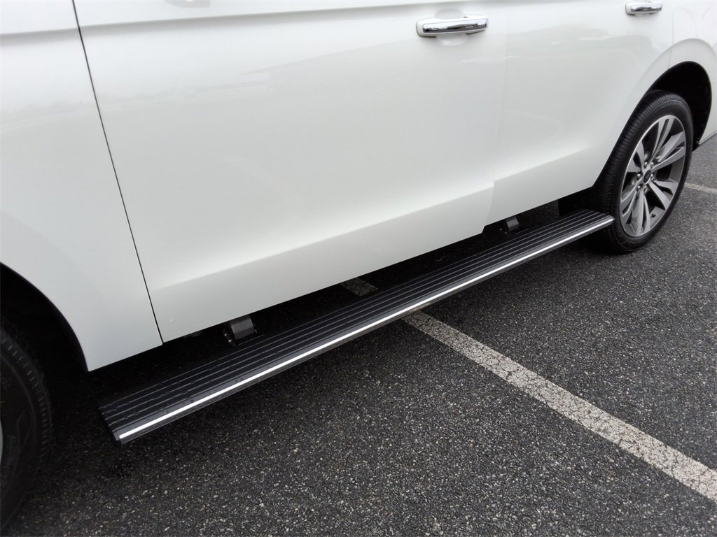 Used 2021 Ford Expedition Limited image 11