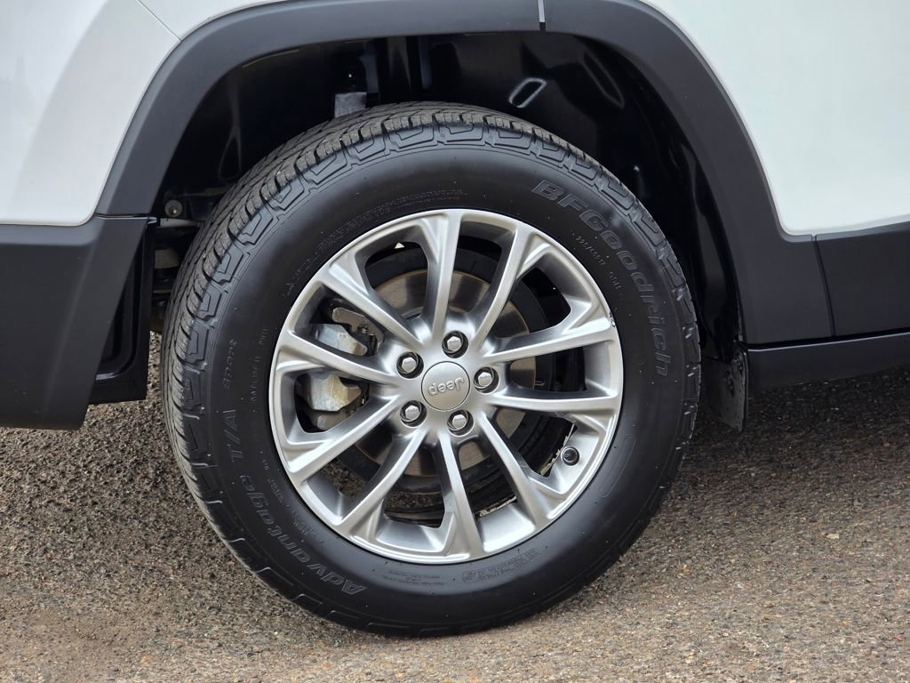 Used 2019 Jeep Cherokee Latitude Plus image 27