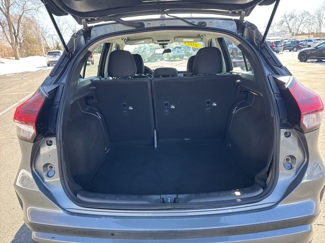 Used 2021 Nissan Kicks S image 23