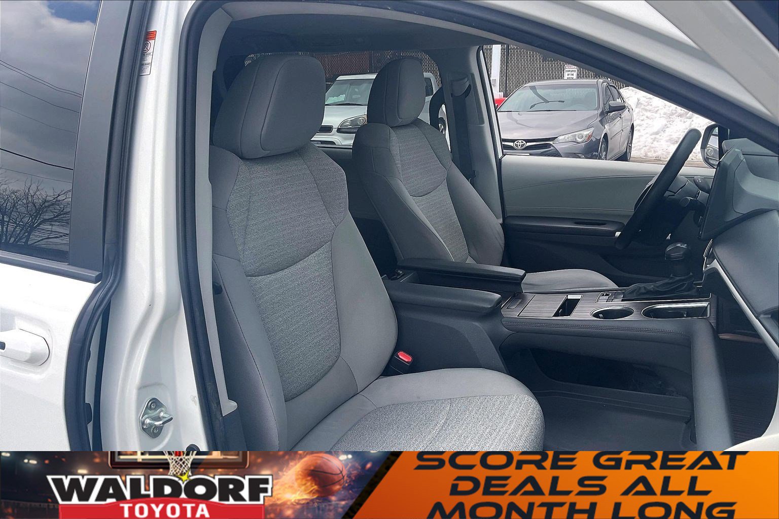 Used 2023 Toyota Sienna LE w/ LE Plus Package image 9