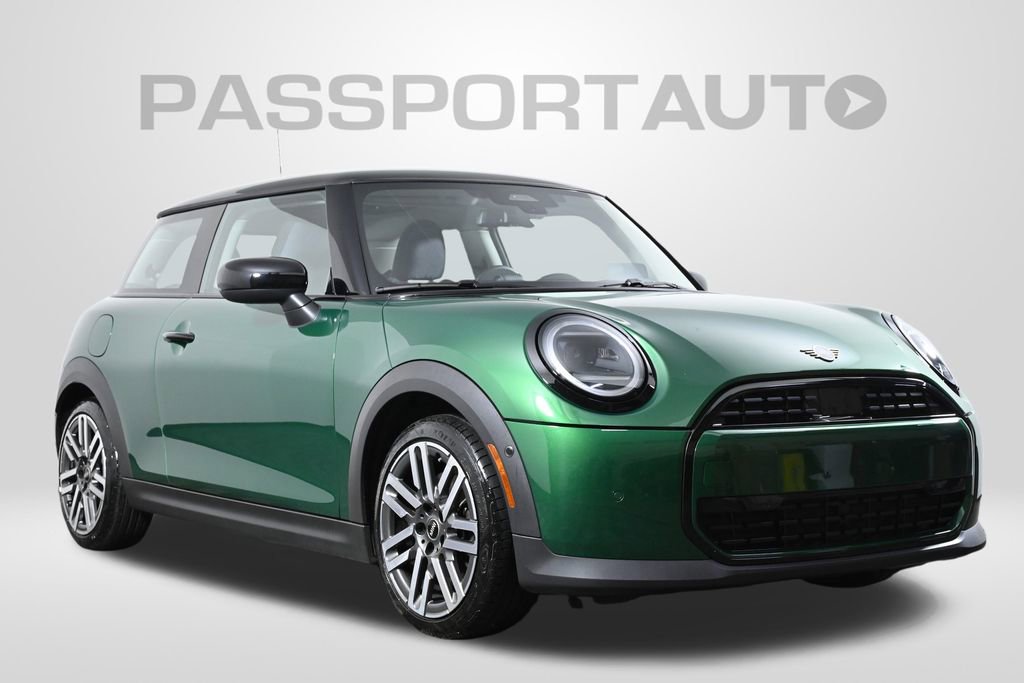 Used 2025 MINI Cooper 2-Door Hardtop image 3