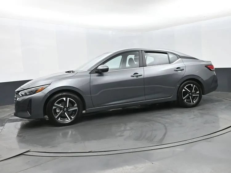Used 2025 Nissan Sentra SV FWD image 5