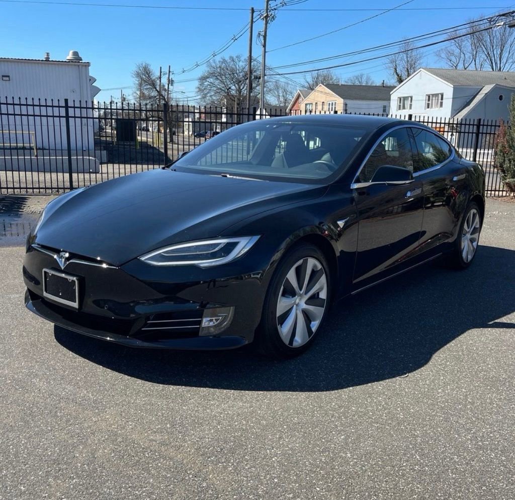 Used 2020 Tesla Model S Long Range Plus image 2