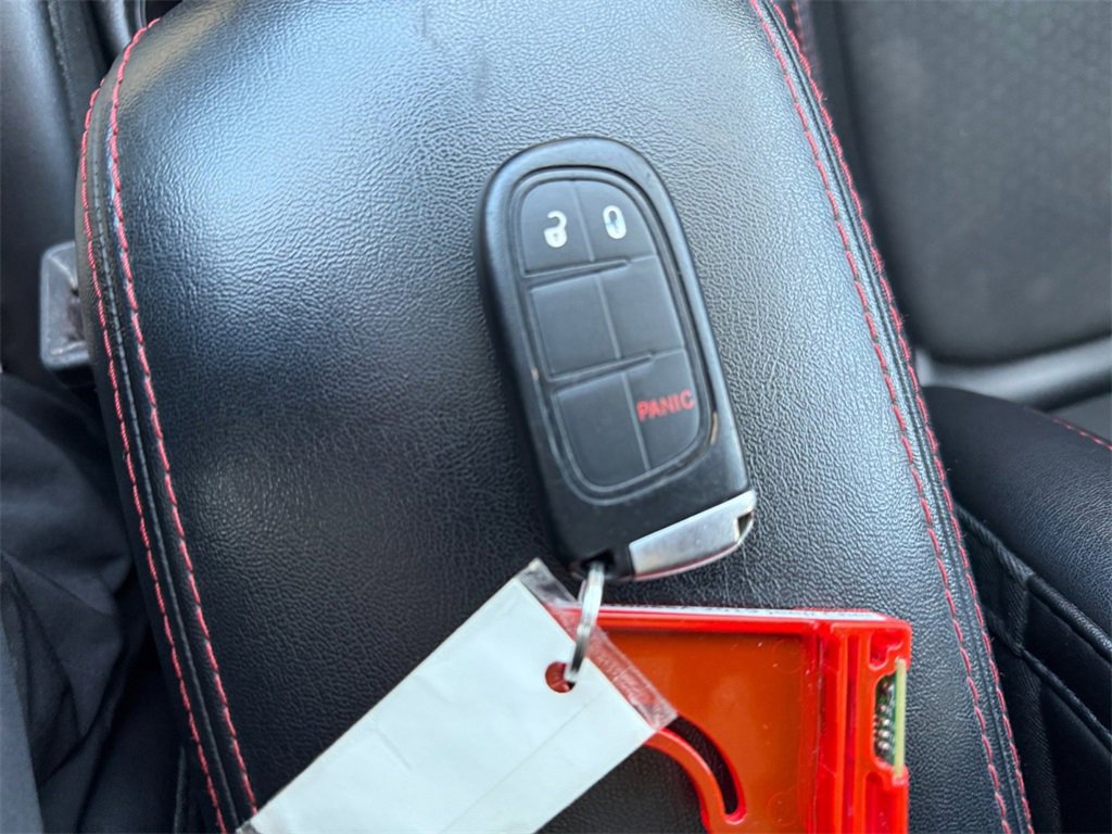 Used 2019 Jeep Cherokee Trailhawk image 32