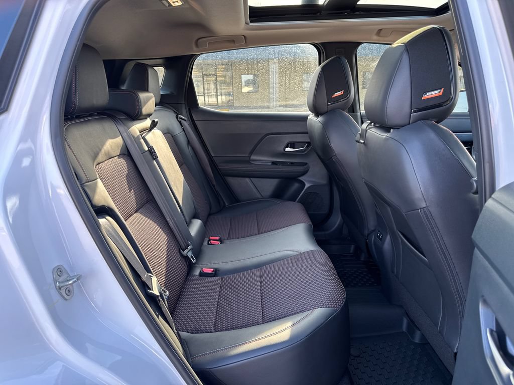 Used 2025 Nissan Kicks SR w/ SR Premium Package FWD image 18