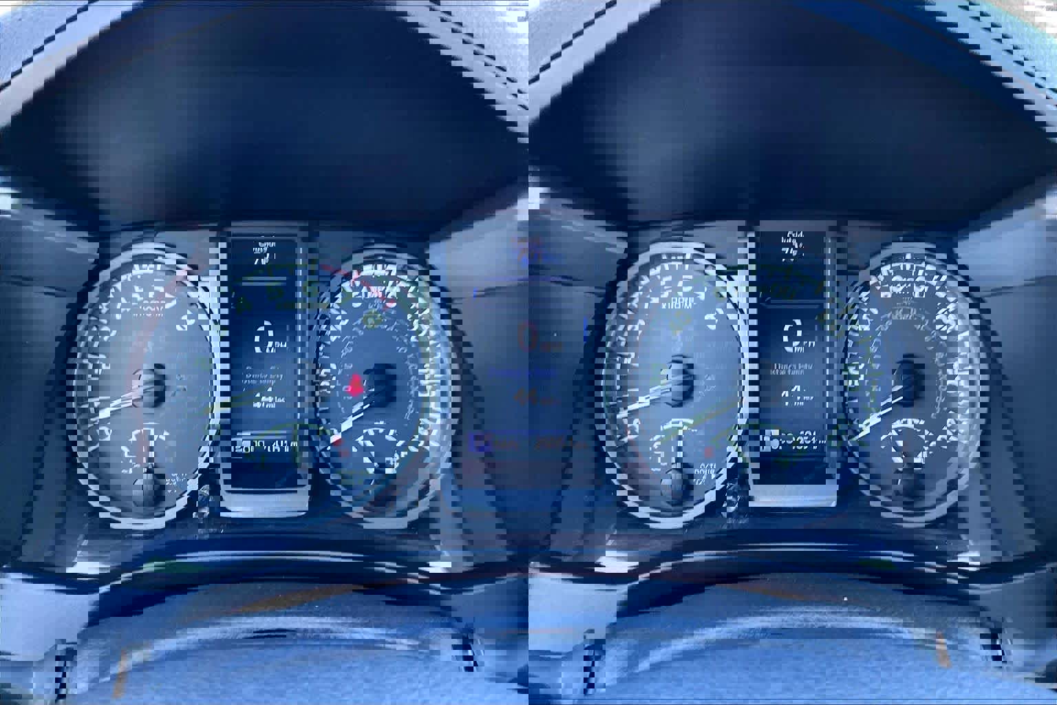 Used 2017 Toyota Tacoma TRD Sport w/ Tow Package (A/T) image 25