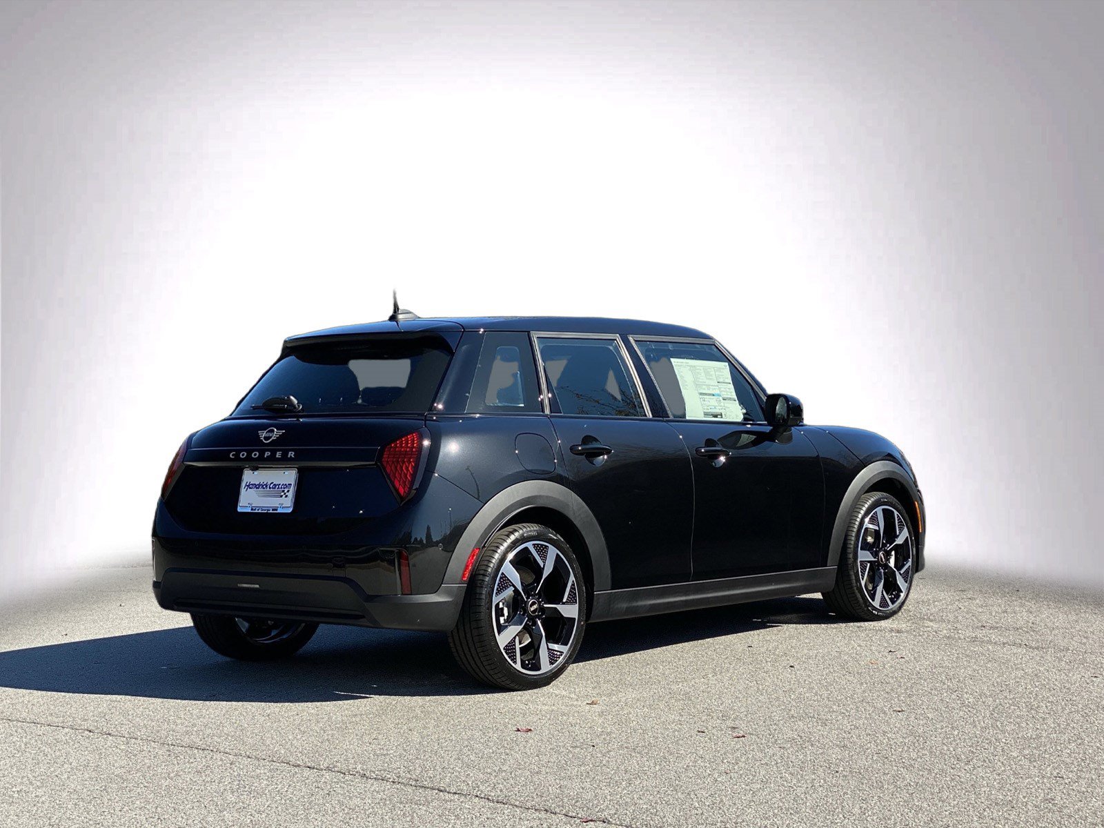 Used 2026 MINI Cooper 4-Door Hardtop FWD video 2