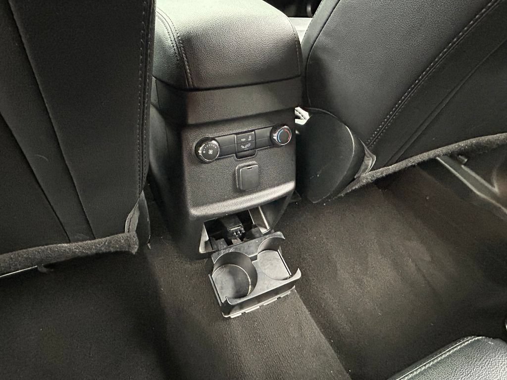 Used 2018 Ford Explorer XLT w/ Equipment Group 202A FWD image 34