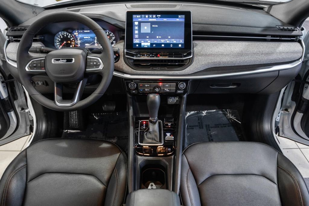 Certified 2024 Jeep Compass Latitude w/ Sun and Sound Group image 23