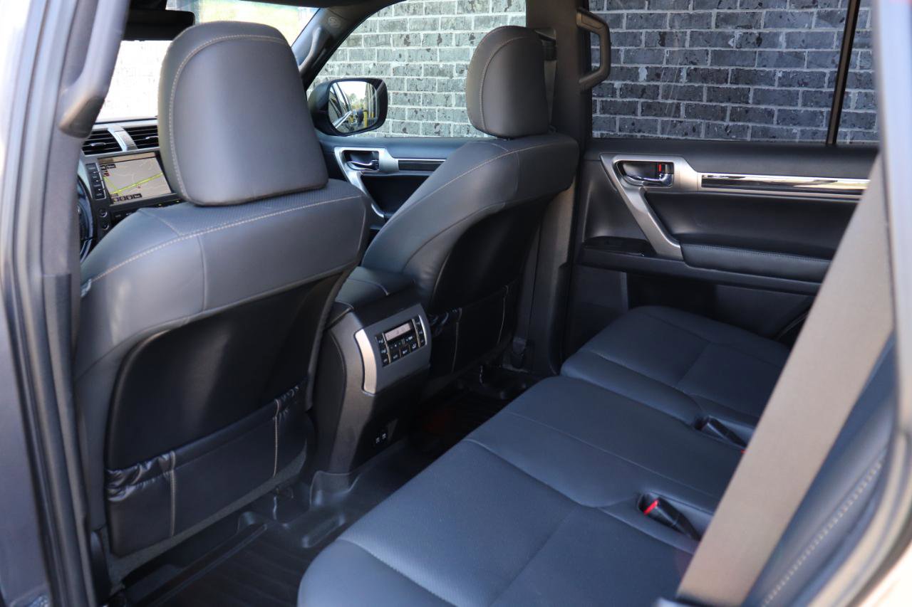Used 2020 Lexus GX 460 Premium w/ Premium Package image 44