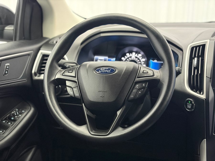 Used 2022 Ford Edge SE w/ Black Appearance Package image 19