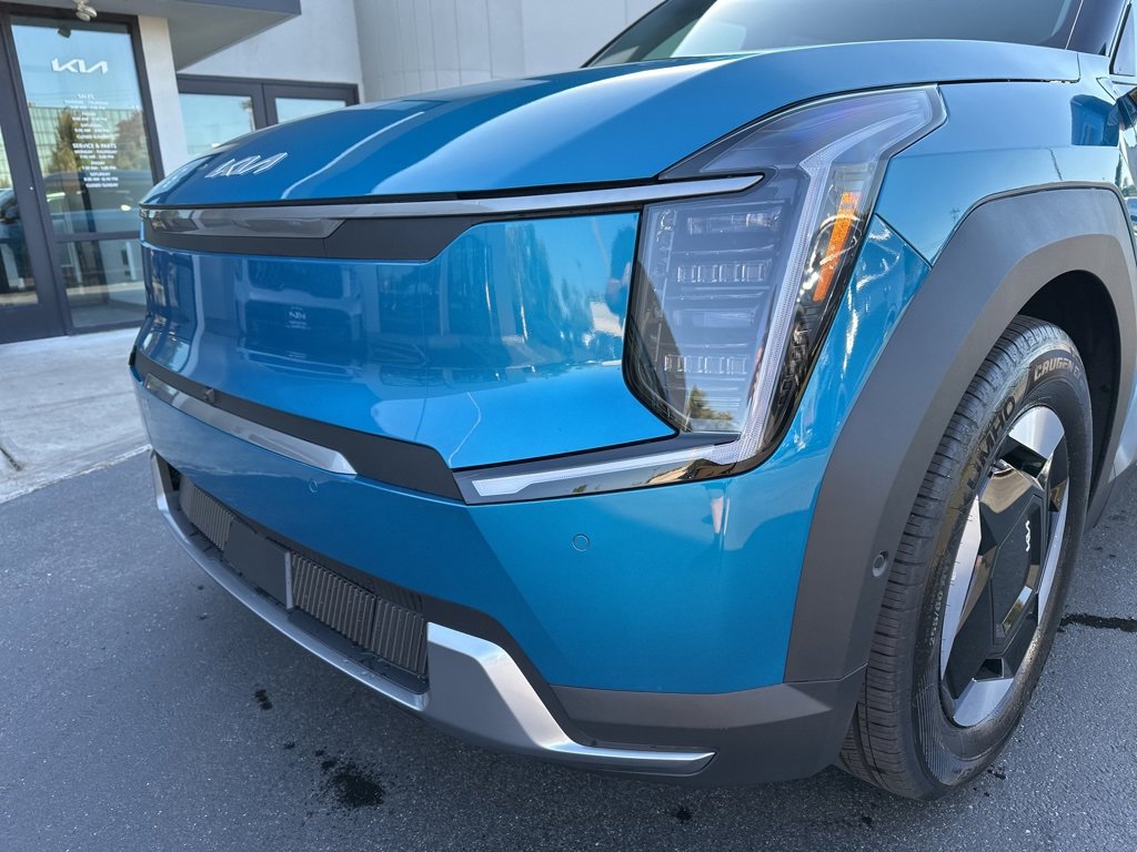 New 2026 Kia EV9 Wind image 12