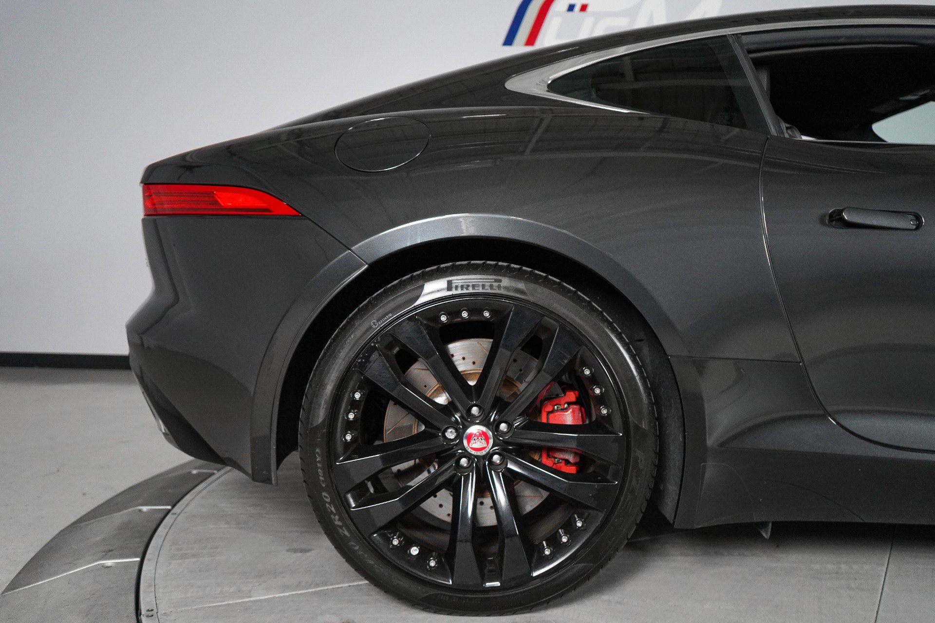 Used 2015 Jaguar F-TYPE S RWD image 23