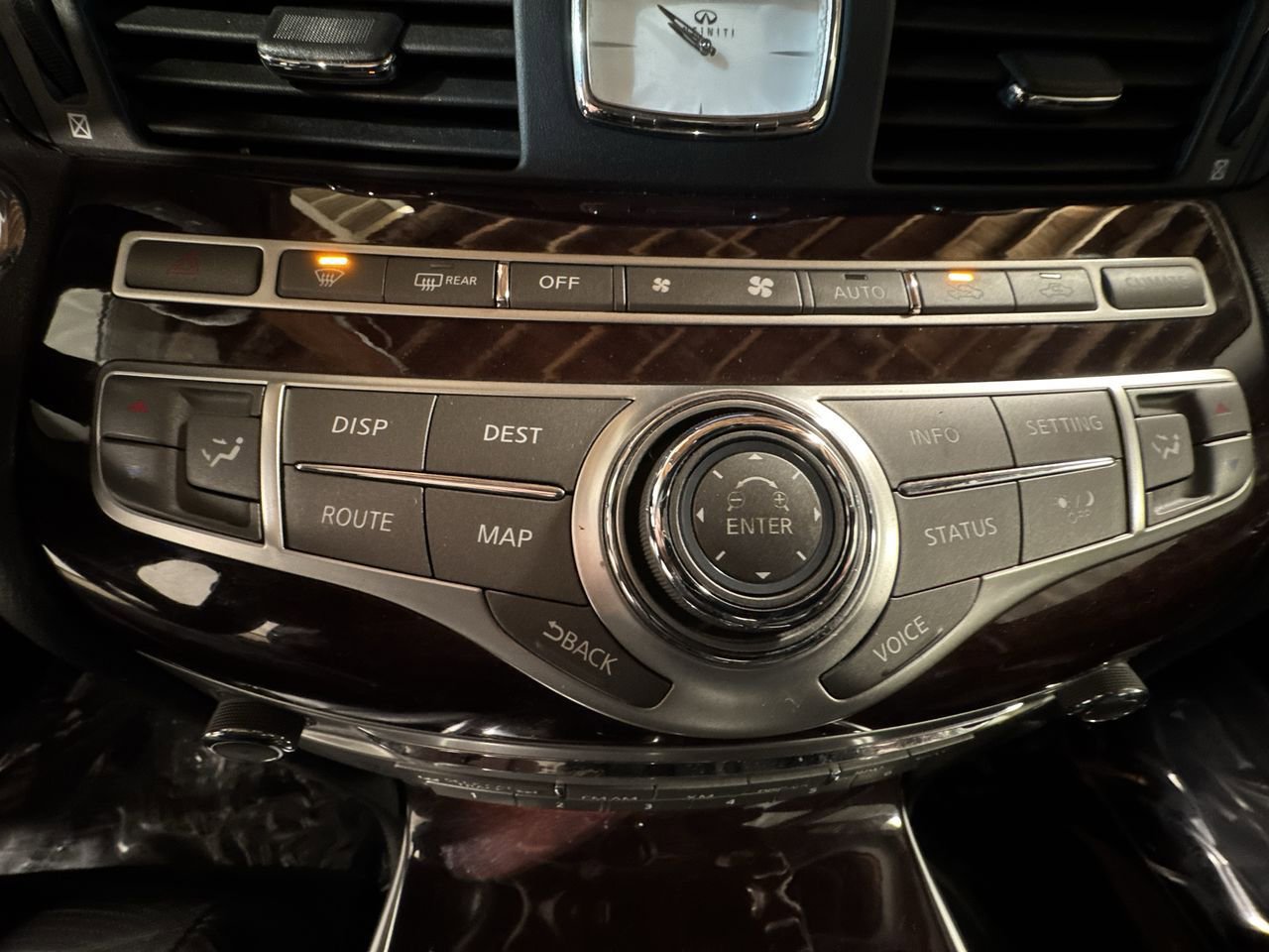 Used 2012 INFINITI M35 w/ Premium Pkg image 28