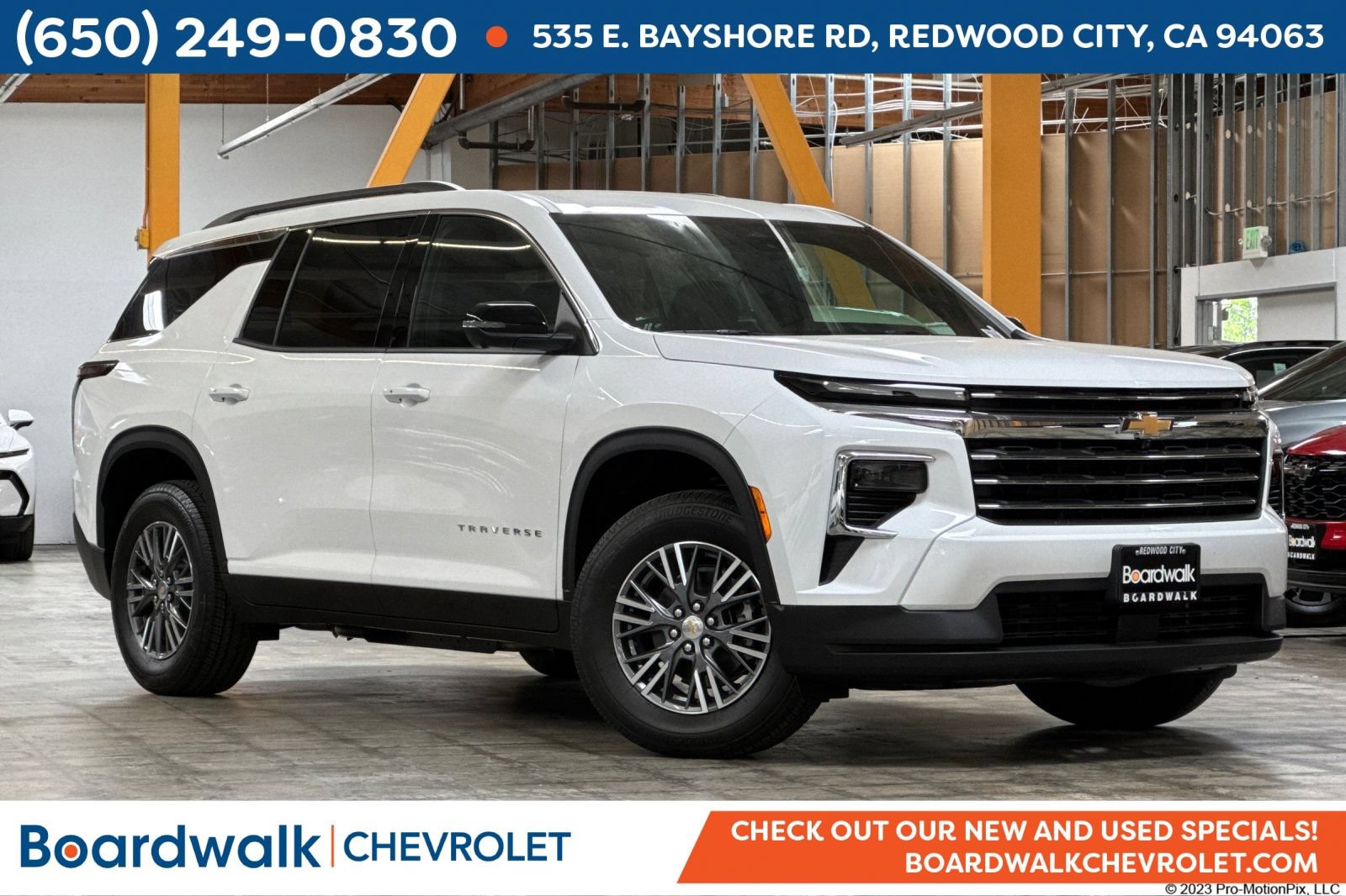 New 2026 Chevrolet Traverse LT w/ Driver Confidence Package FWD image 1