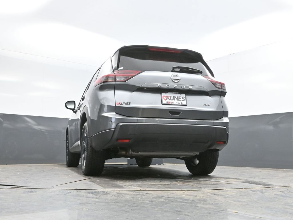 Used 2025 Nissan Rogue SV AWD/4WD image 37