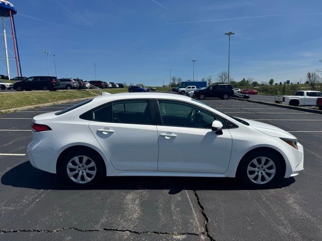 Used 2024 Toyota Corolla LE FWD image 2
