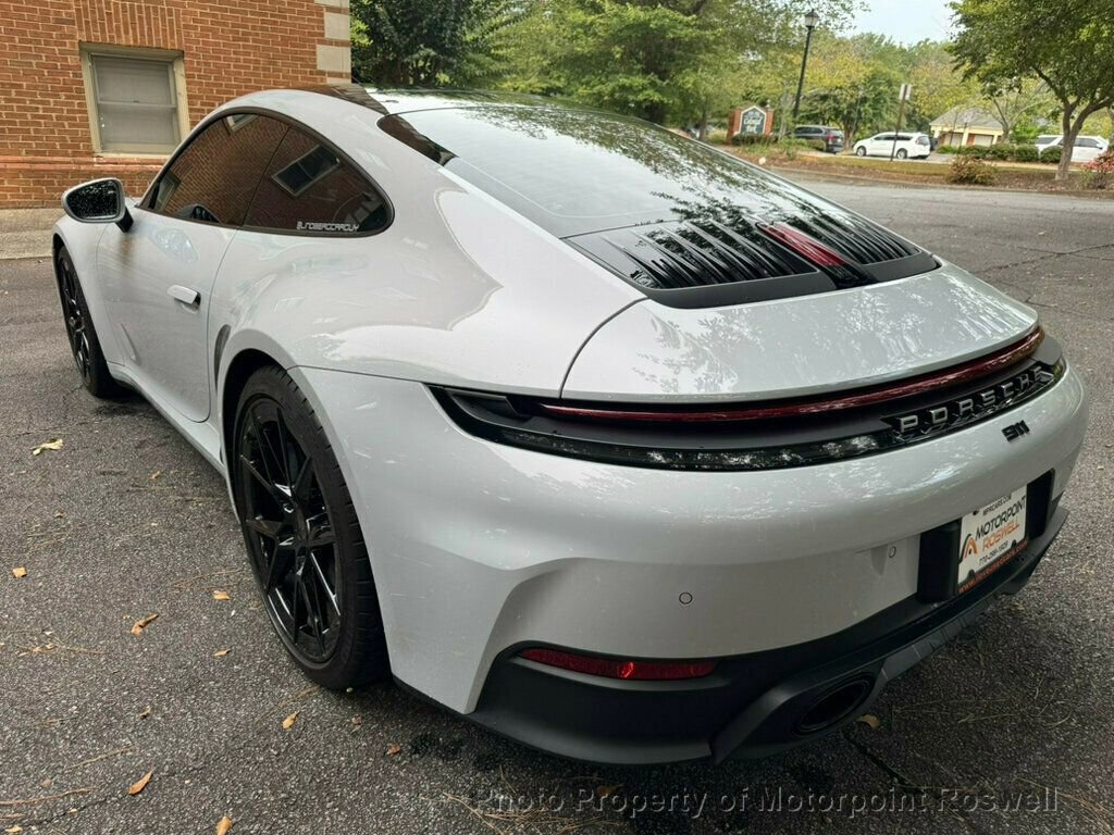 Used 2025 Porsche 911 Carrera image 8