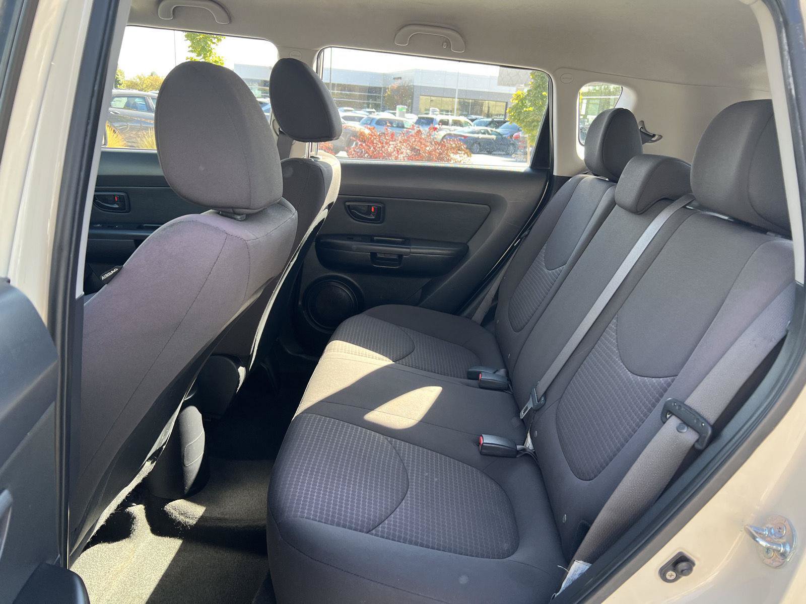 Used 2012 Kia Soul FWD image 25