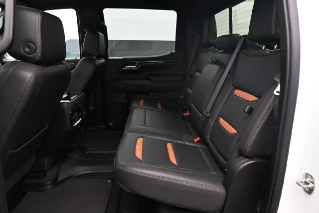 Used 2023 GMC Sierra 1500 AT4 w/ AT4 Premium Package AWD/4WD image 11
