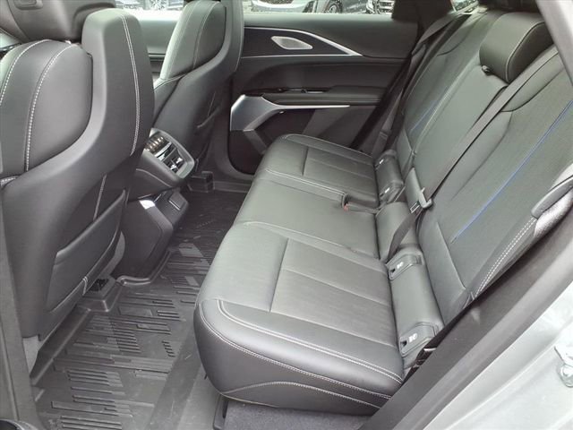 Certified 2025 Cadillac Lyriq Luxury w/ LPO, Floor Liner Package AWD/4WD image 7