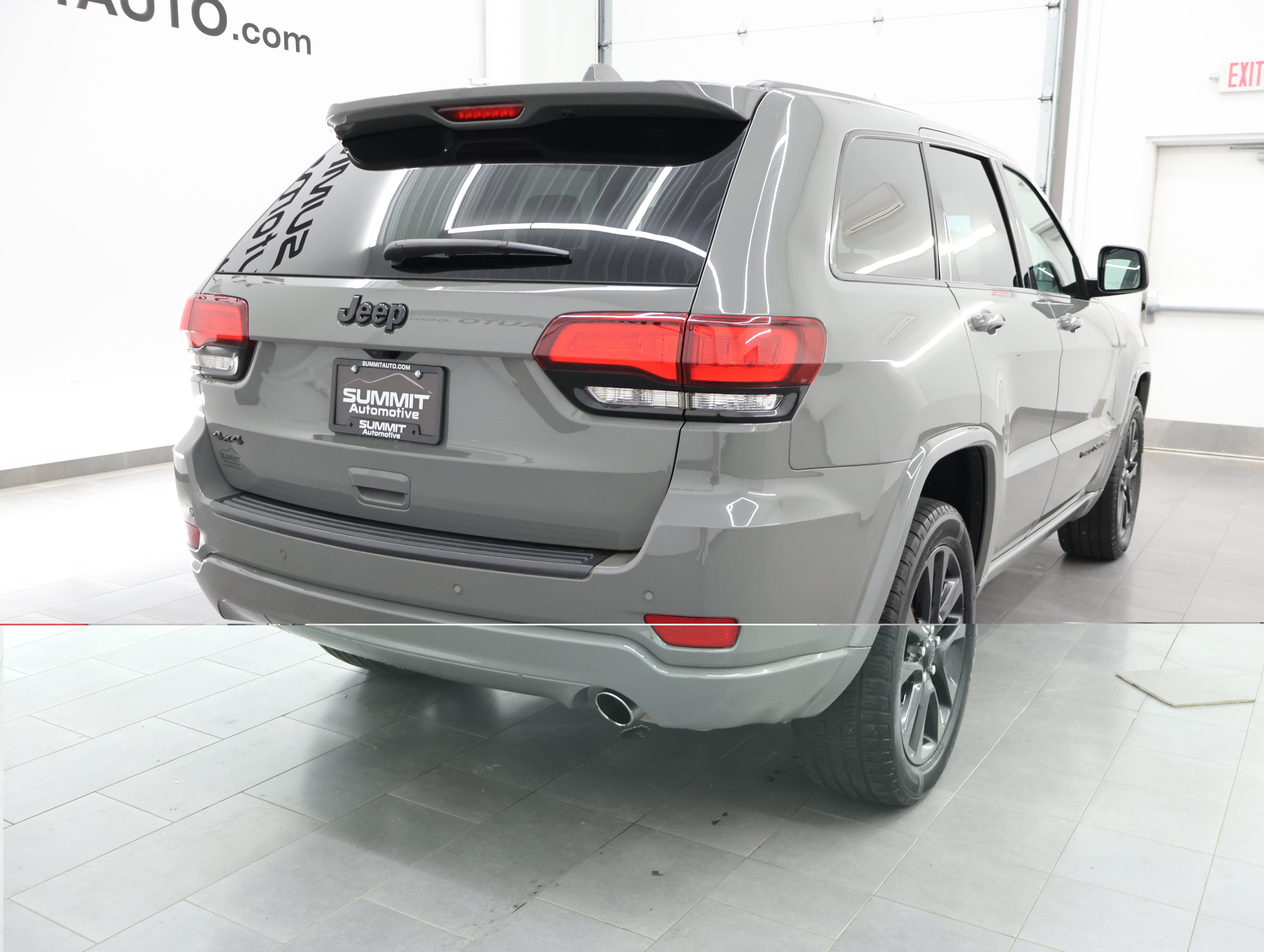 Used 2020 Jeep Grand Cherokee Altitude AWD/4WD image 5