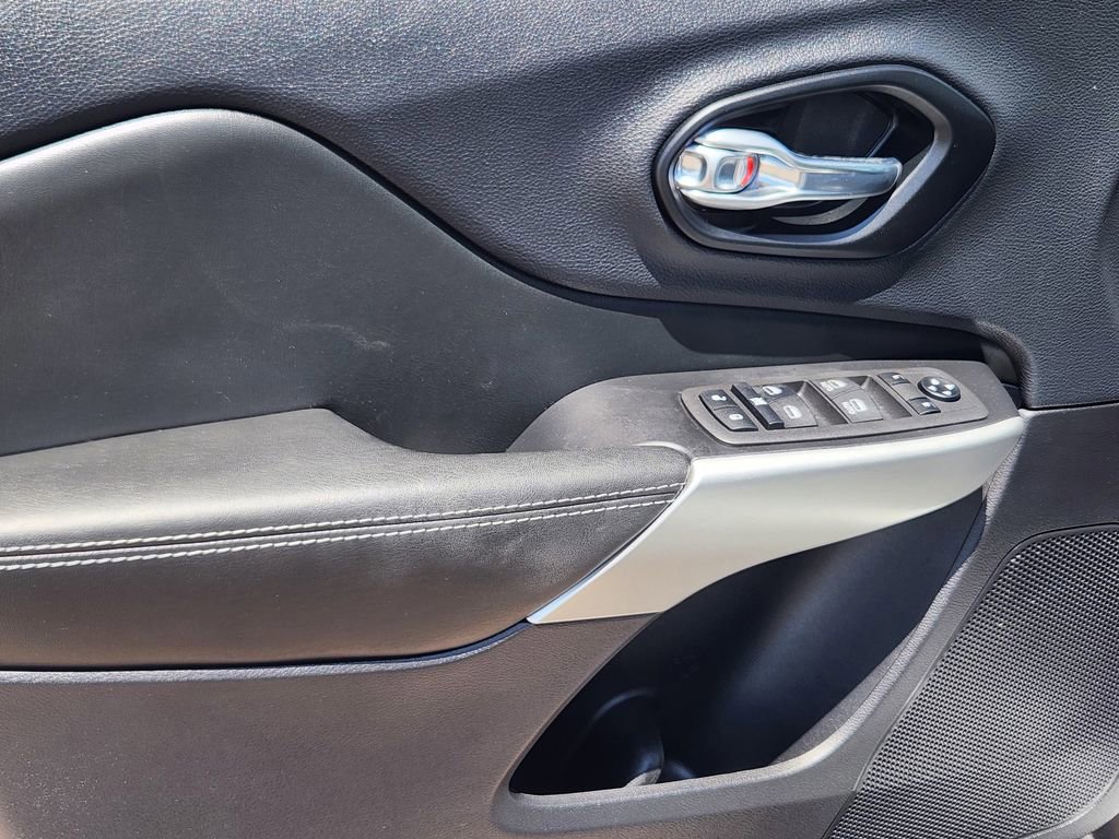 Used 2022 Jeep Cherokee Latitude image 7