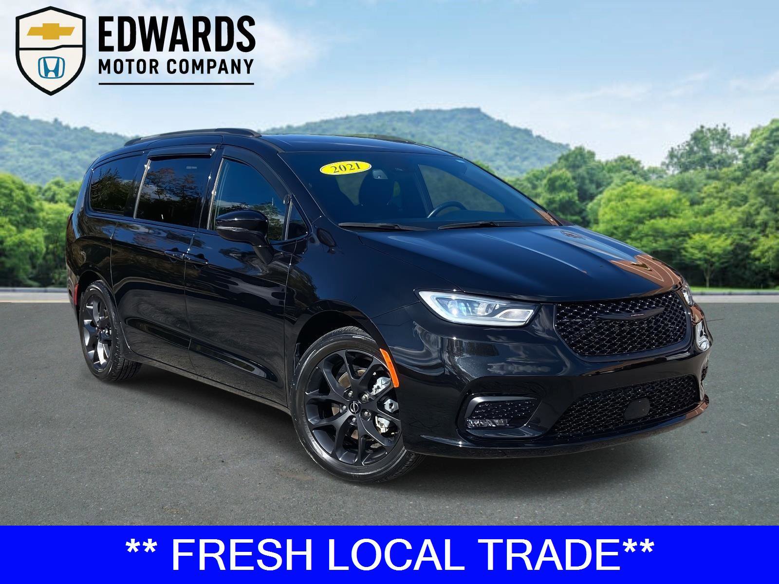 Used 2021 Chrysler Pacifica Touring w/ S Appearance Package