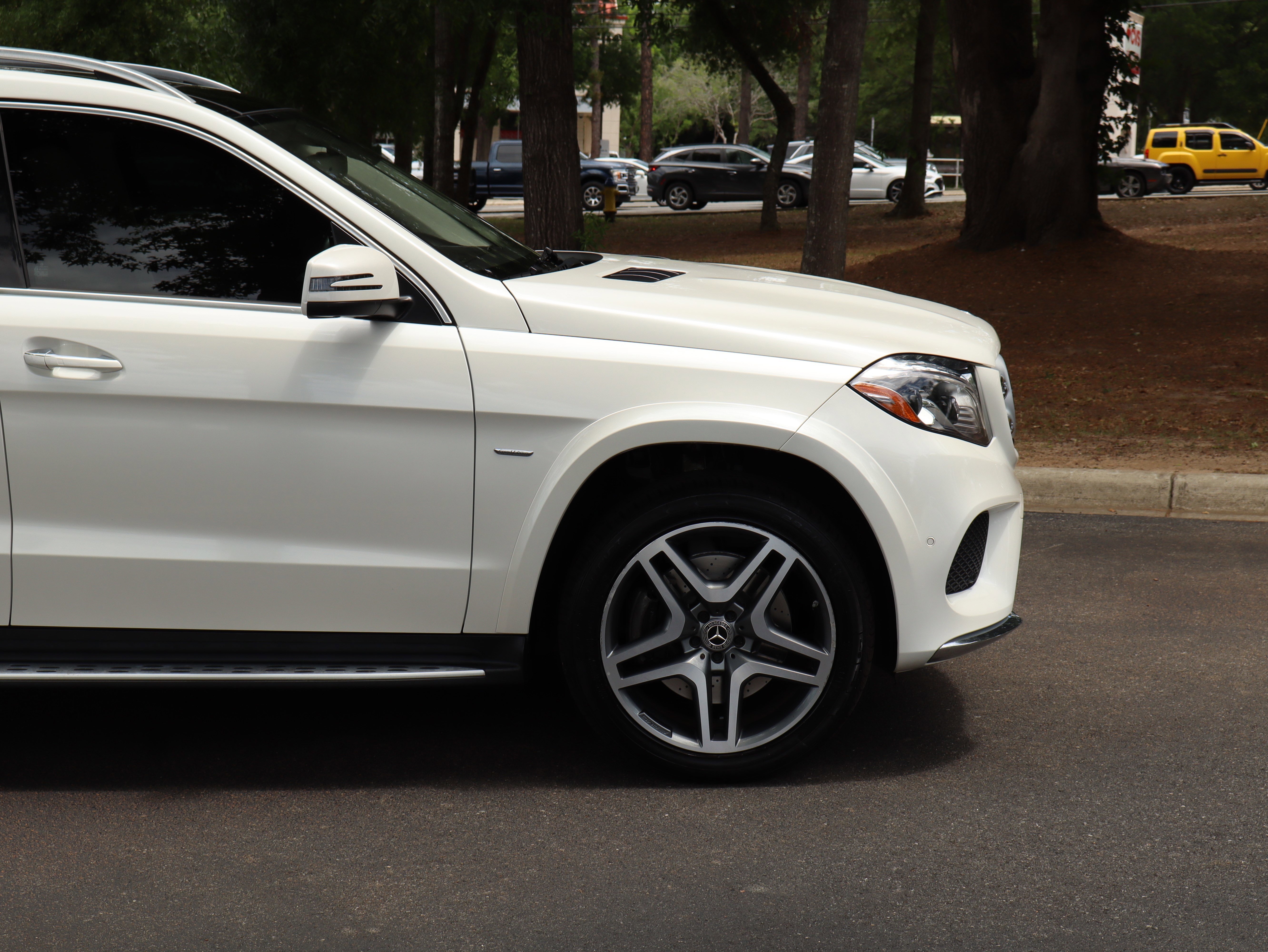 Used 2018 Mercedes-Benz GLS 550 4MATIC image 11