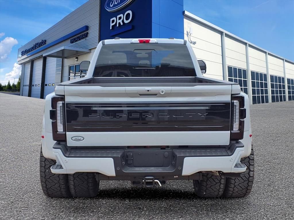 New 2025 Ford F450 Platinum image 32