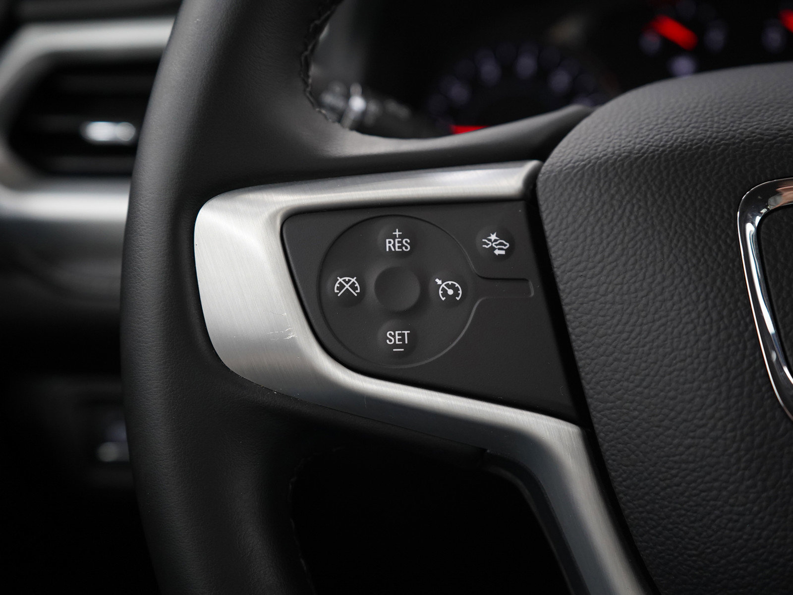 Used 2023 GMC Acadia SLT image 28