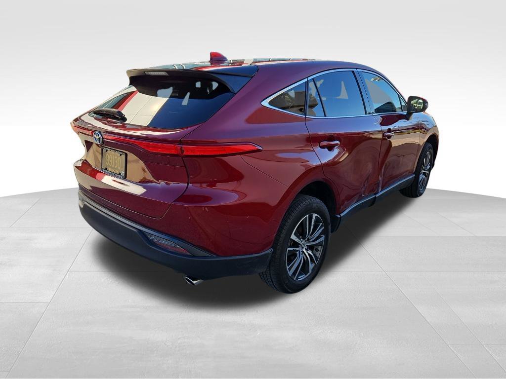 Used 2023 Toyota Venza LE AWD/4WD image 7
